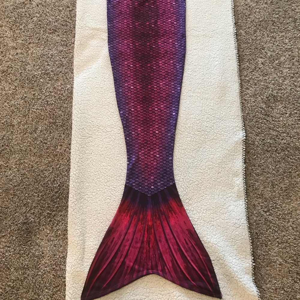 NEW Mermaid tail 10-13 years old.